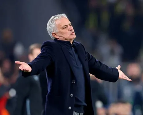 SL Benfica Involved in Talks to Bring In Mourinho After Sacking of Lage